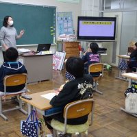 12/２ 　５・6年生の保健の学習です