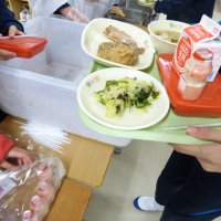 2月15日（月）　お楽しみ給食（３年生）