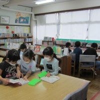 ５月３１日（火）休み時間の図書室