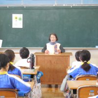 １０／１０（火）「ほのぼの」の皆さんによる読み聞かせ