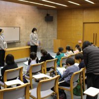 図書館を見学したよ！【２年生】