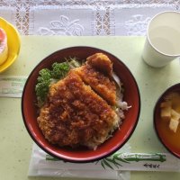 ③１日目昼食：ゴールドハウス目黒にて