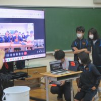 ８年生　桜川中学校とのオンライン交流会