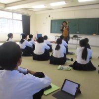 １０月１５日（火）社会人による教育支援授業　２年生国語『平家物語』